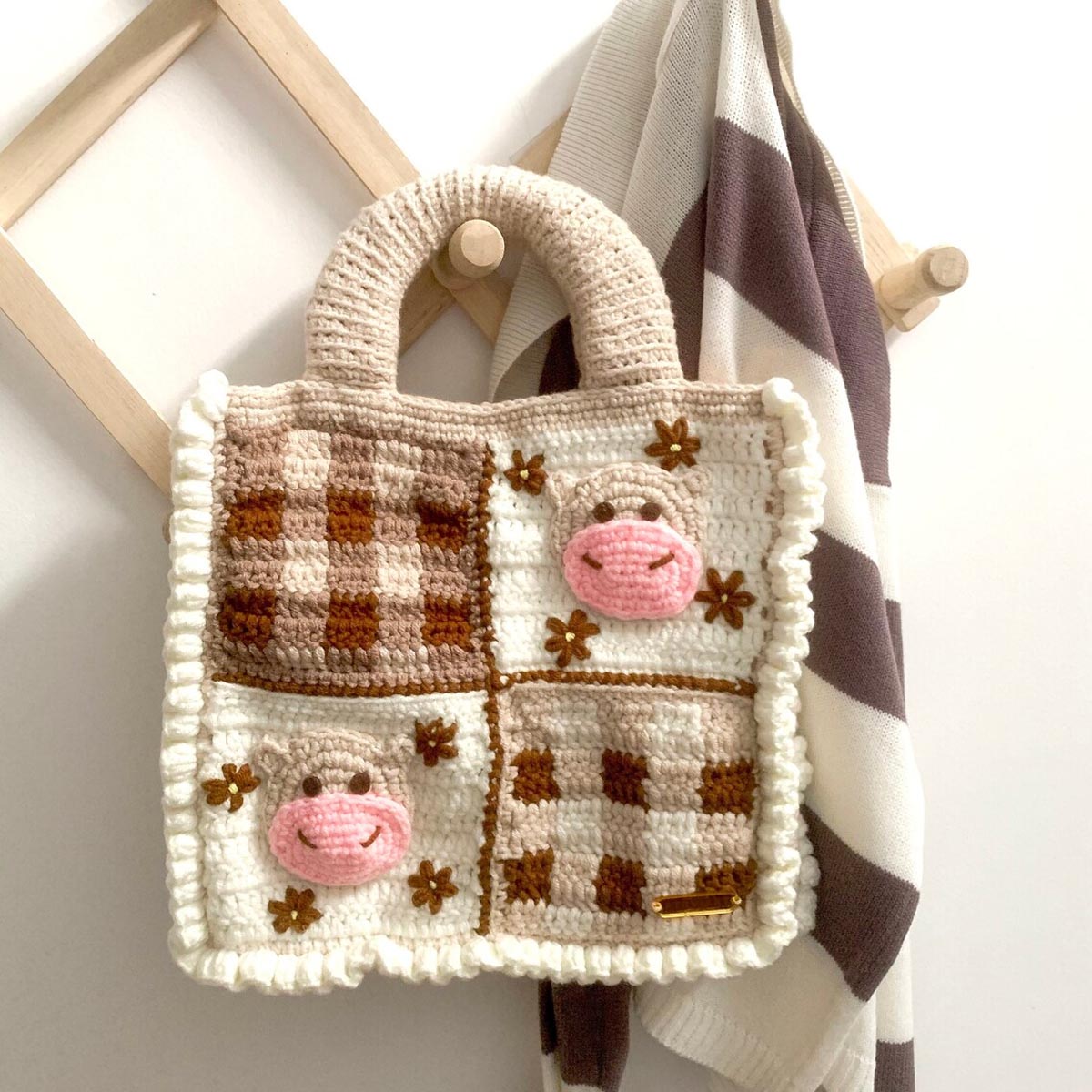 Cute Cow Crochet Bag | Cow Crochet Handbag | Daisy Crochet Purse | Minimalist Bag | Handmade Crochet Bag