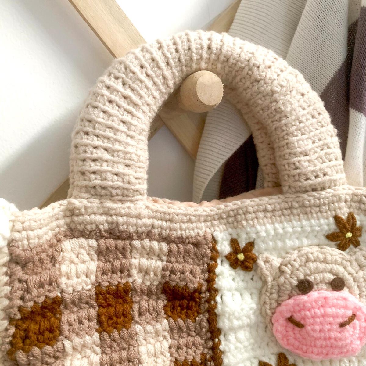 Cute Cow Crochet Bag | Cow Crochet Handbag | Daisy Crochet Purse | Minimalist Bag | Handmade Crochet Bag